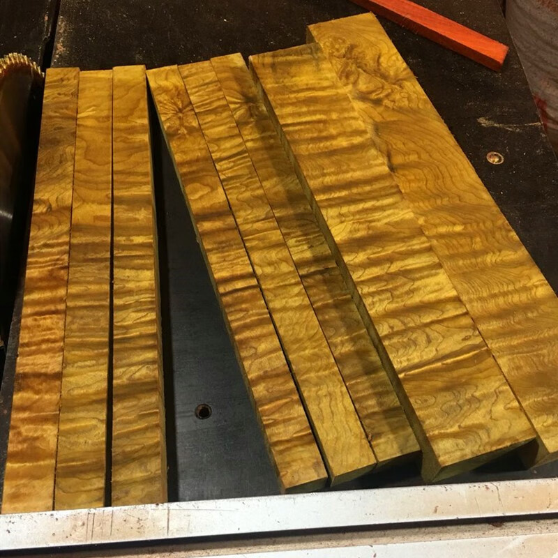 潘家园捡漏轩野金丝楠原木料水波纹根料大板手串镇尺弹弓贴片手镯葫芦