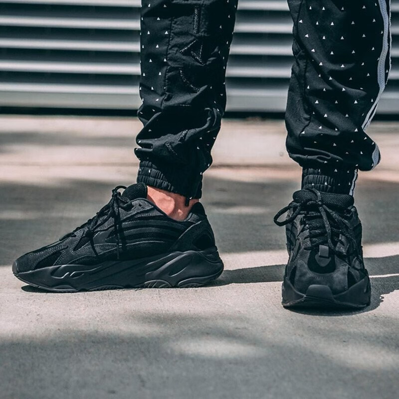 限量阿迪达斯adidasyeezyboost椰子700v2黑文字3m反光黑武士老爹鞋