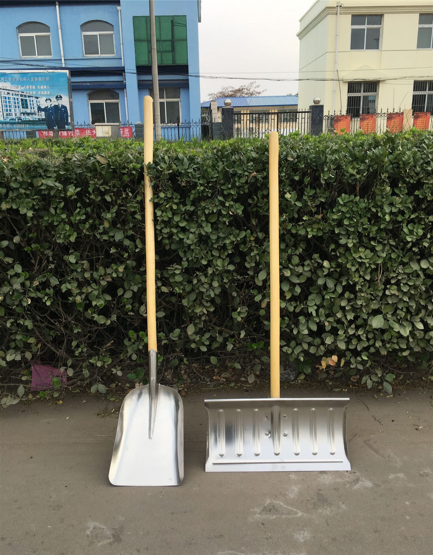 推雪铲特大锰钢铲雪铲子扫雪工具专用清雪神器除雪铲推雪板大号 锰钢