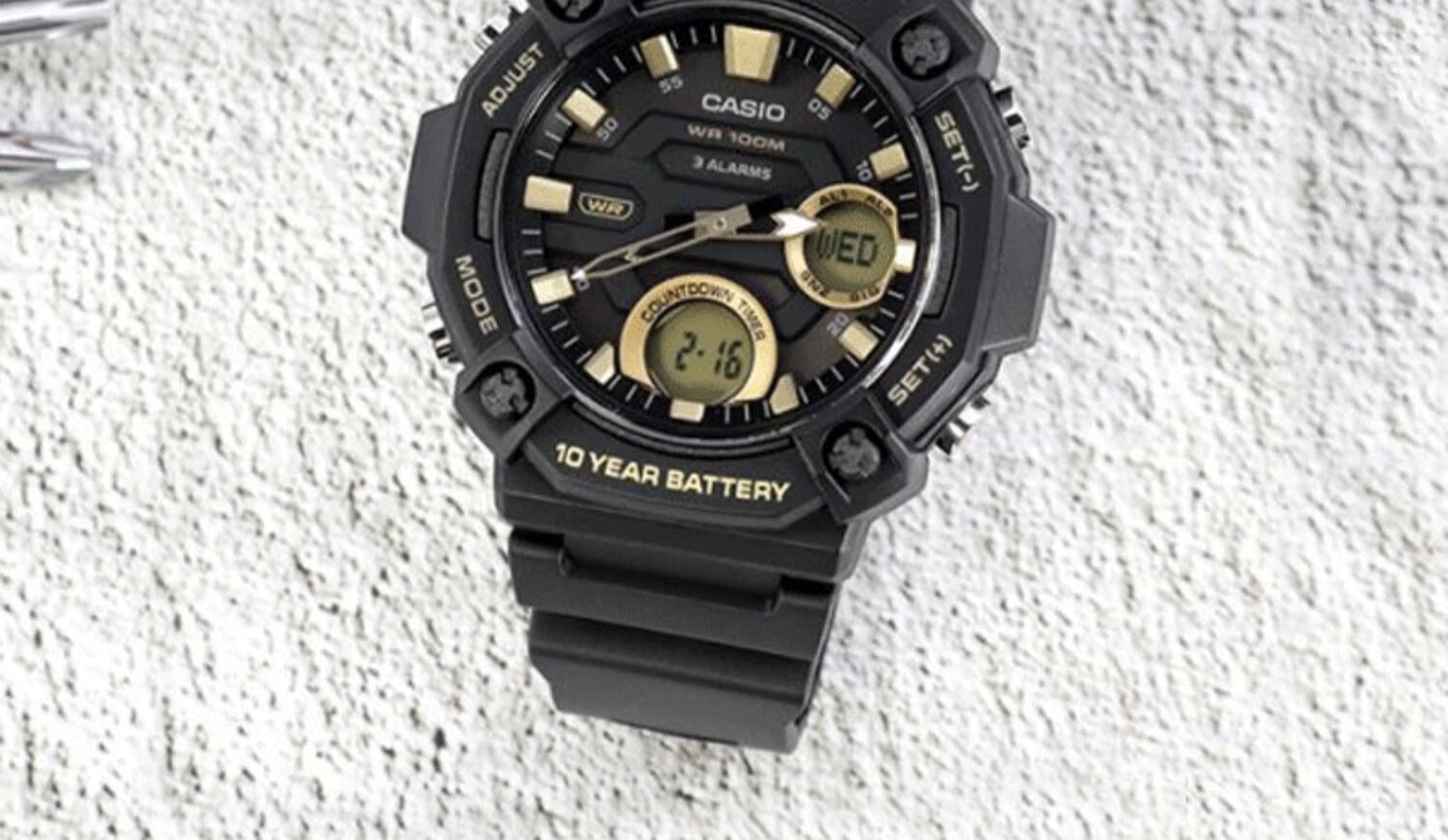 卡西欧(casio)手表男学生aeq110防水运动黑金黑武士男士电子手表 aq-s