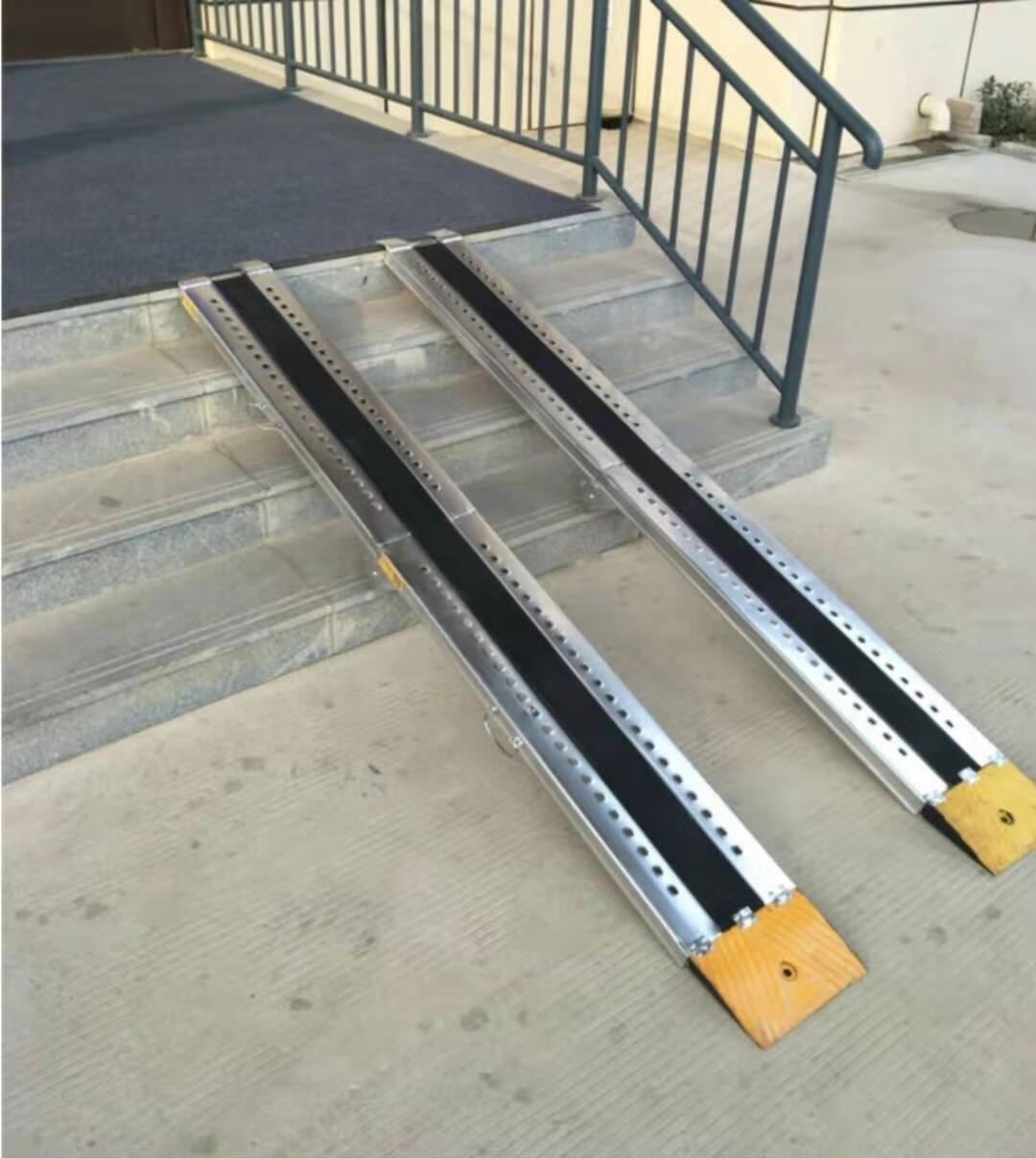 惠利得轮椅上楼梯便携式无障碍坡道板摩托轮椅上车上楼台阶板斜坡新24