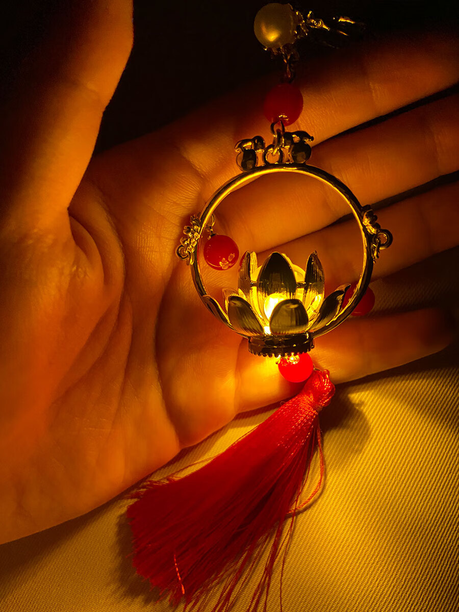 珍珠发饰复古发光荷花莲灯流苏发簪子百搭过年感氛围发簪 宝莲灯发簪