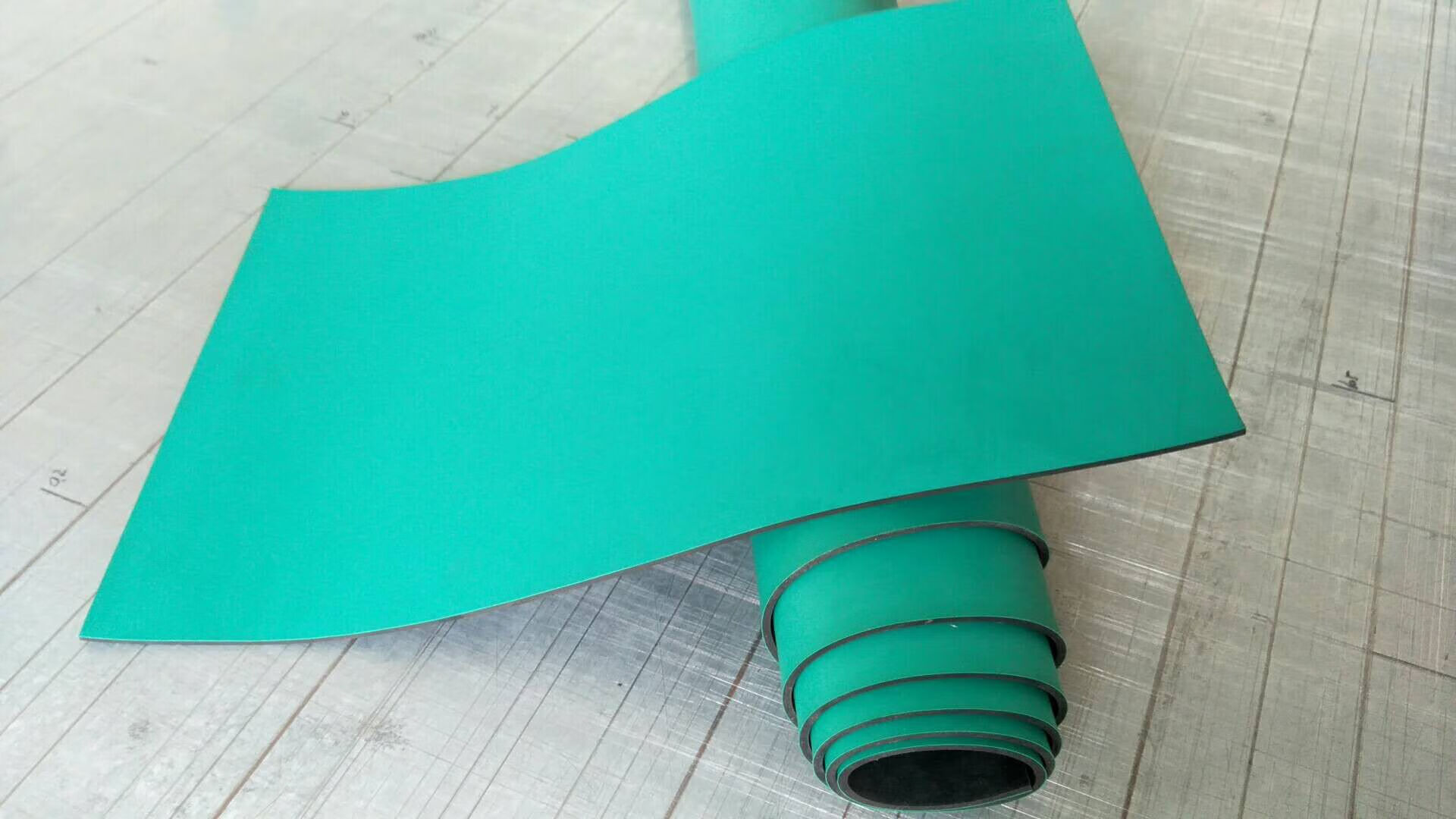 防静电台垫防滑耐高温橡胶垫绿色胶皮桌布工作台垫实验室维修桌垫 亚