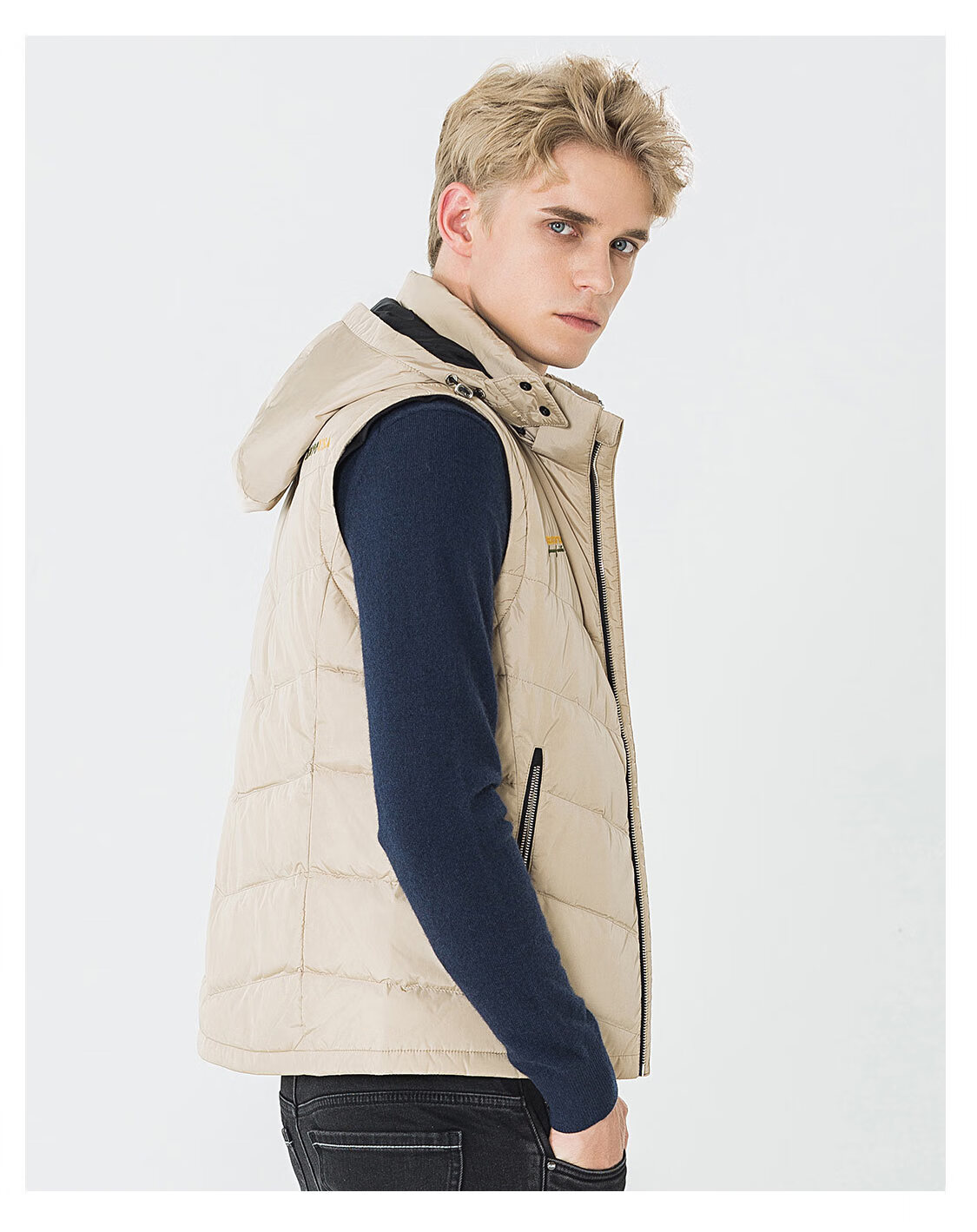 比华利保罗秋冬季运动休闲刺绣保暖连帽子可拆卸羽绒服马甲男士无袖外