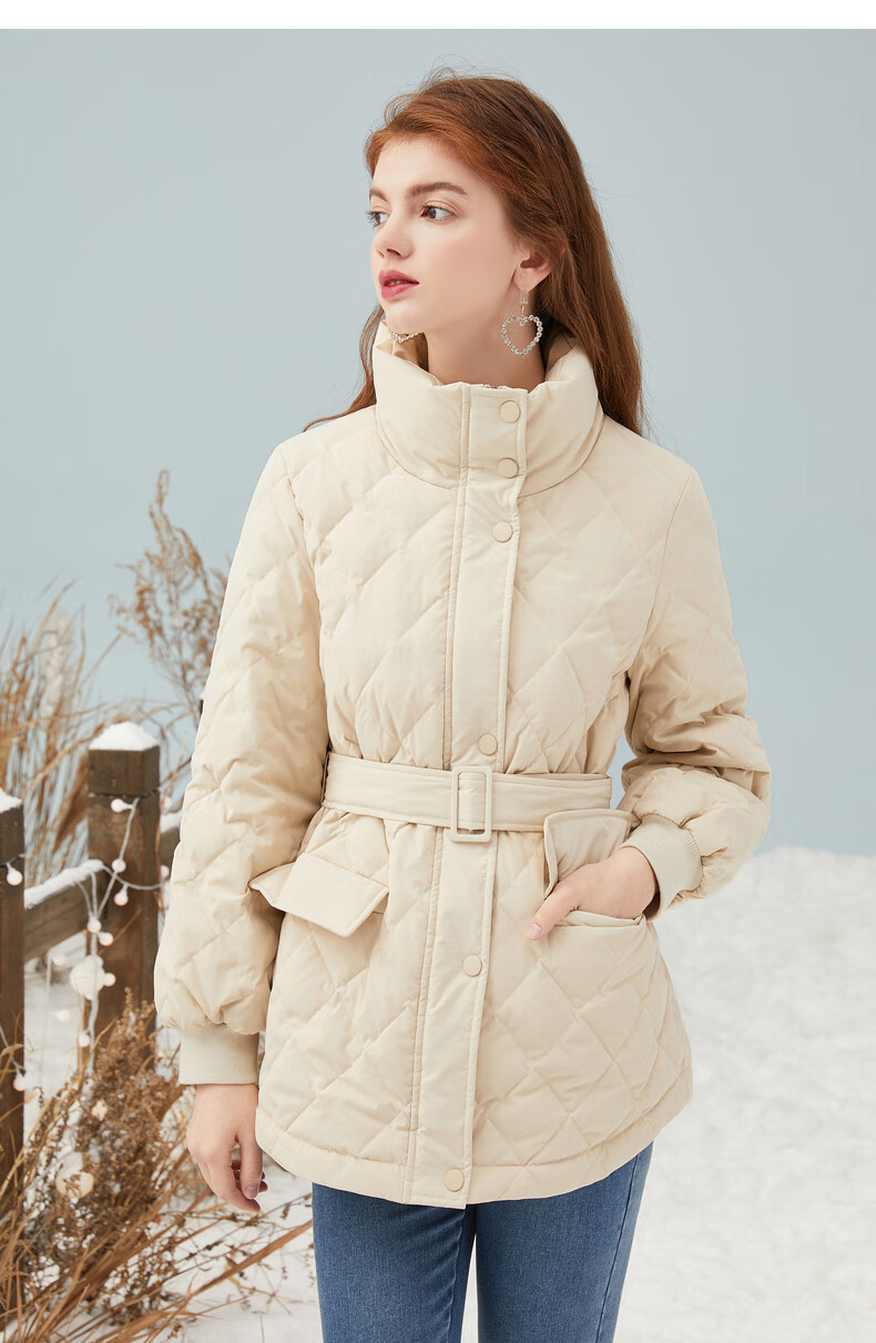 蓝色倾情 2020冬新款女装 二色入经典菱形格腰带装饰一手长羽绒服