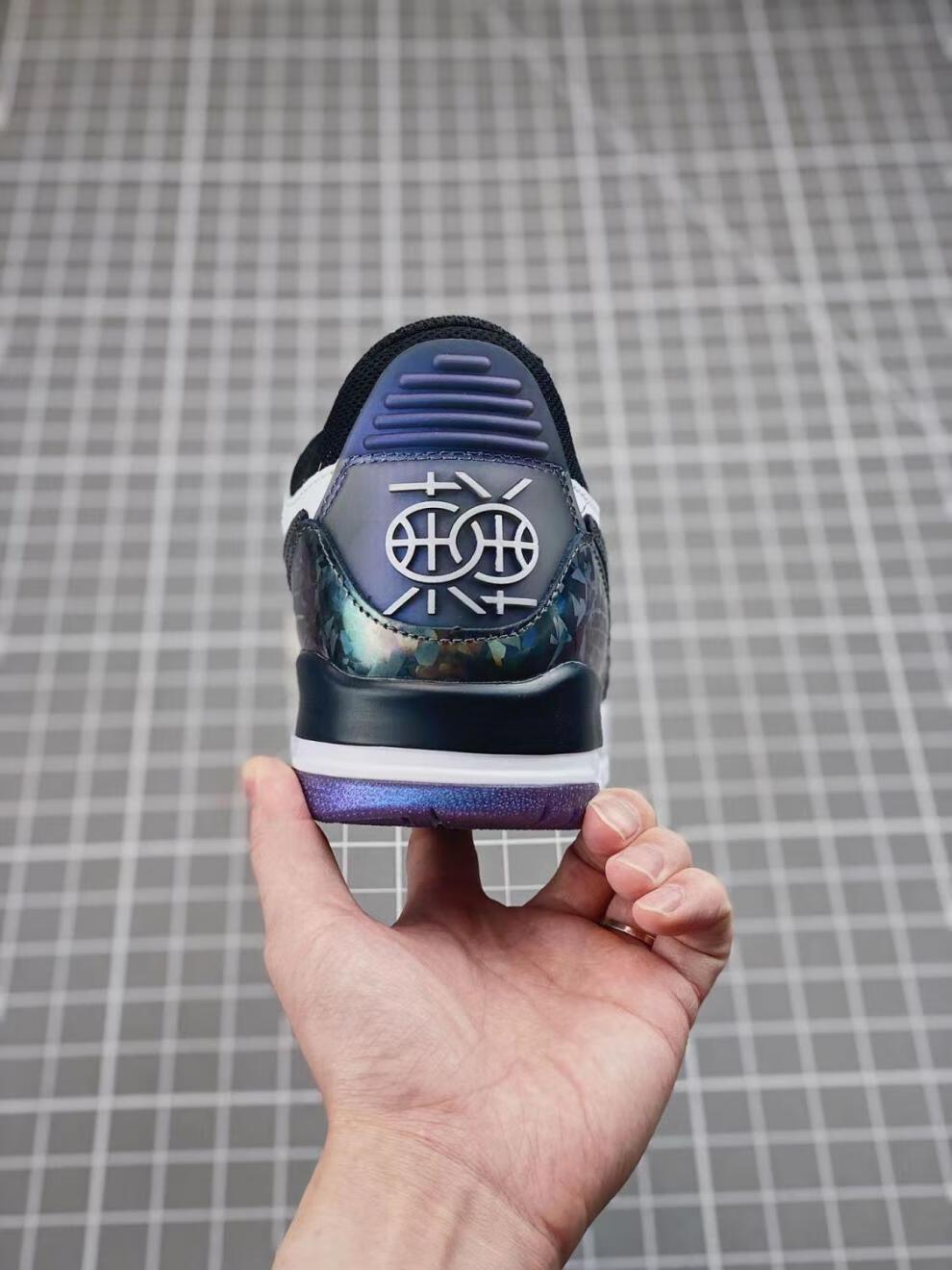 耐·克ni·ke官方旗舰女鞋运动鞋低帮aj32实战气垫篮球鞋潮休闲跑步