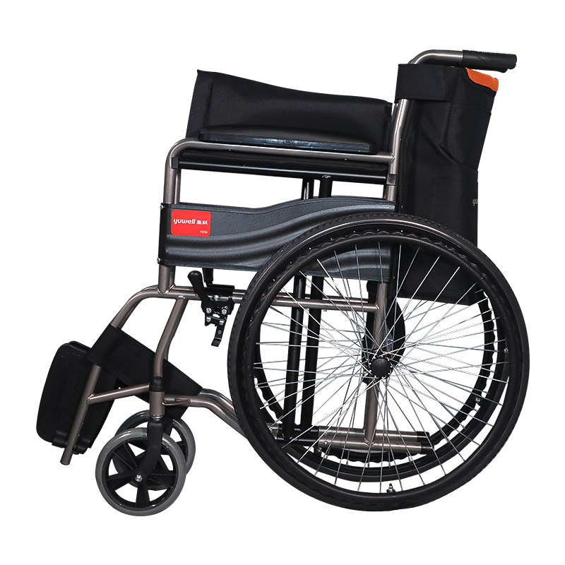 鱼跃yuwell轮椅老人折叠轻便超轻老年代步便携小手动带坐便器手推车h