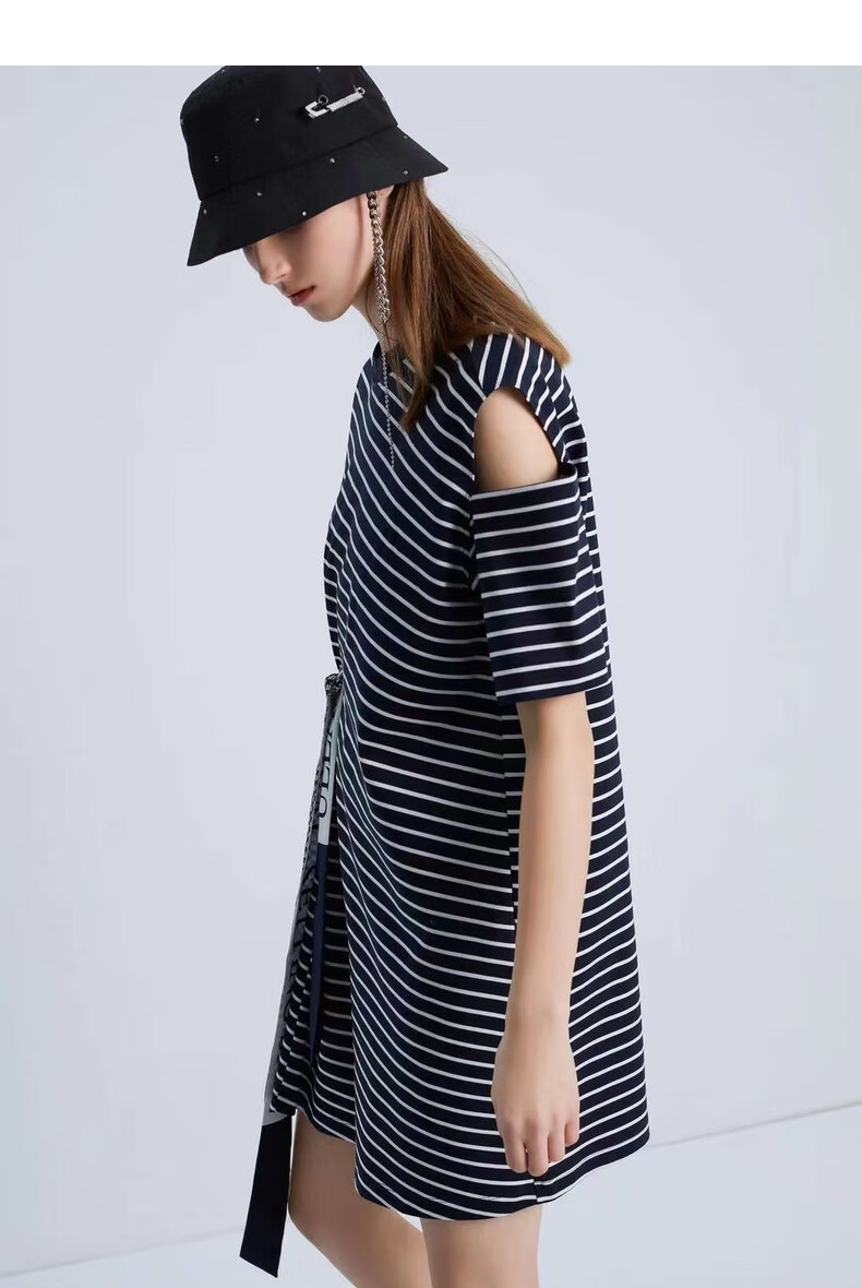 uti尤缇2022夏季新款裙子露肩流苏连衣裙黑白条纹设计感t恤裙女装条纹