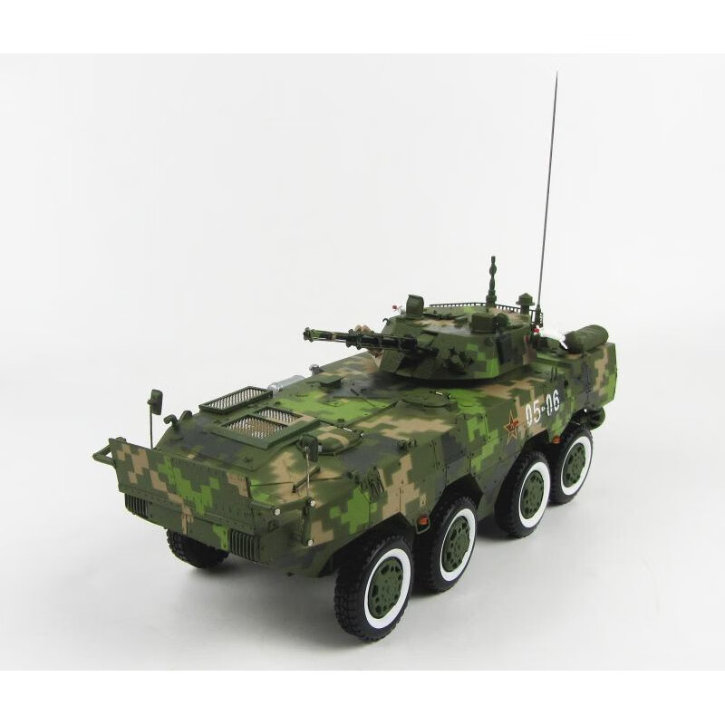 定制08式8x8轮式步战车模型1:28 8*8雪豹突击车轮式装甲车 1:28锦盒