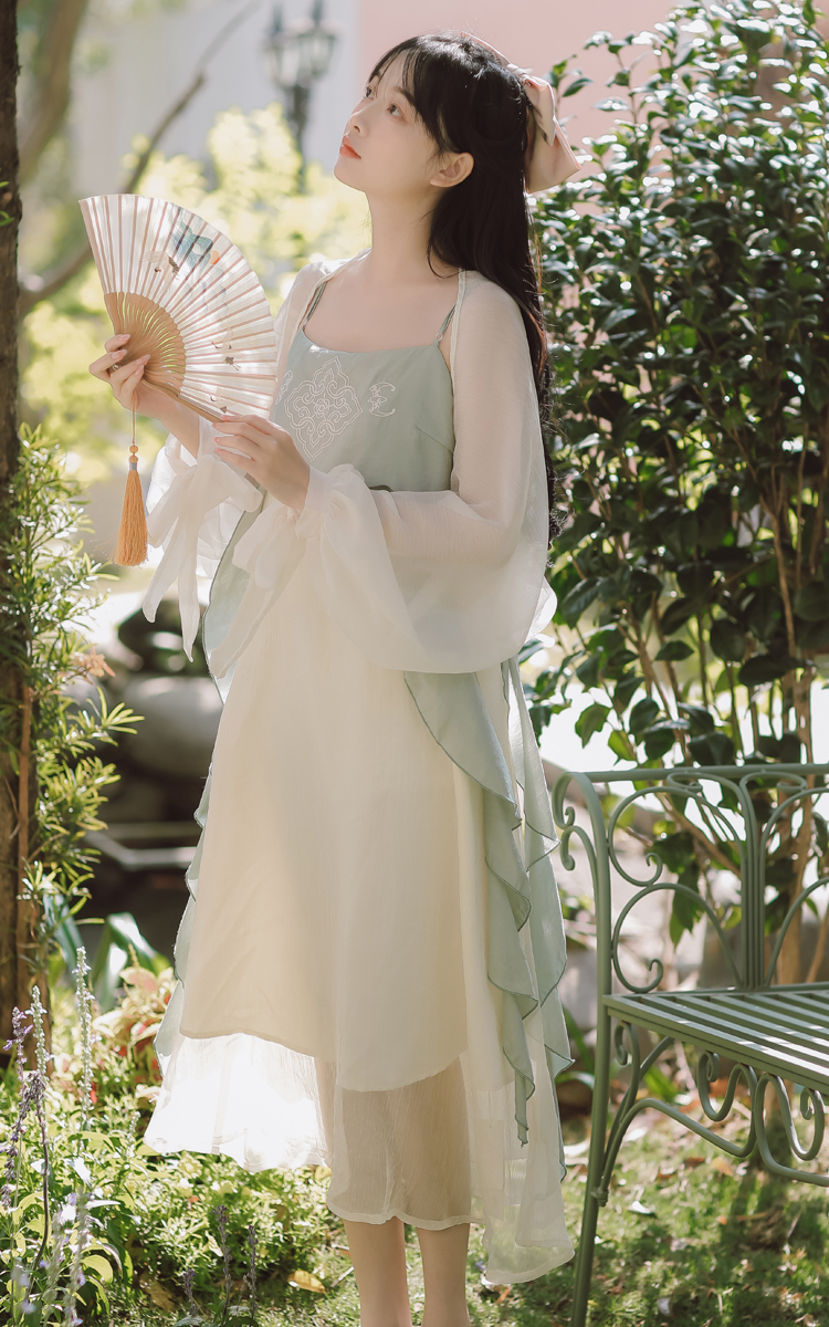 妙亦沙夏天青少女改良汉服元素吊带连衣裙女装夏季2022新款森系超仙女