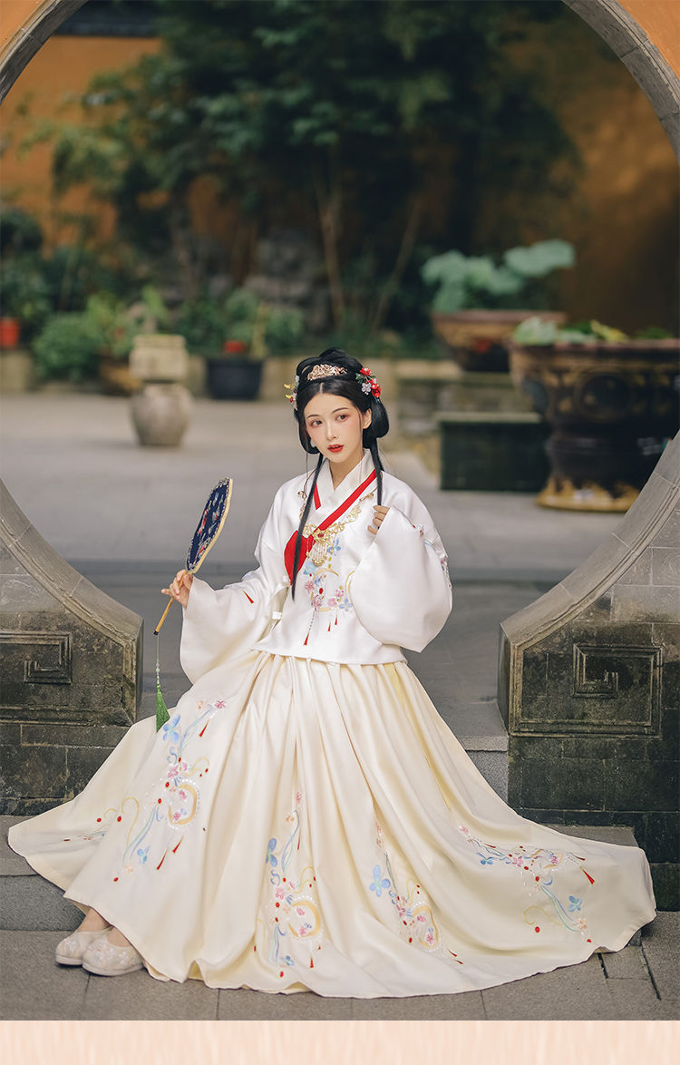 兰若庭明制汉服女秋冬原创即将绝版故宫联名星空交领袄裙套装 红色 l.