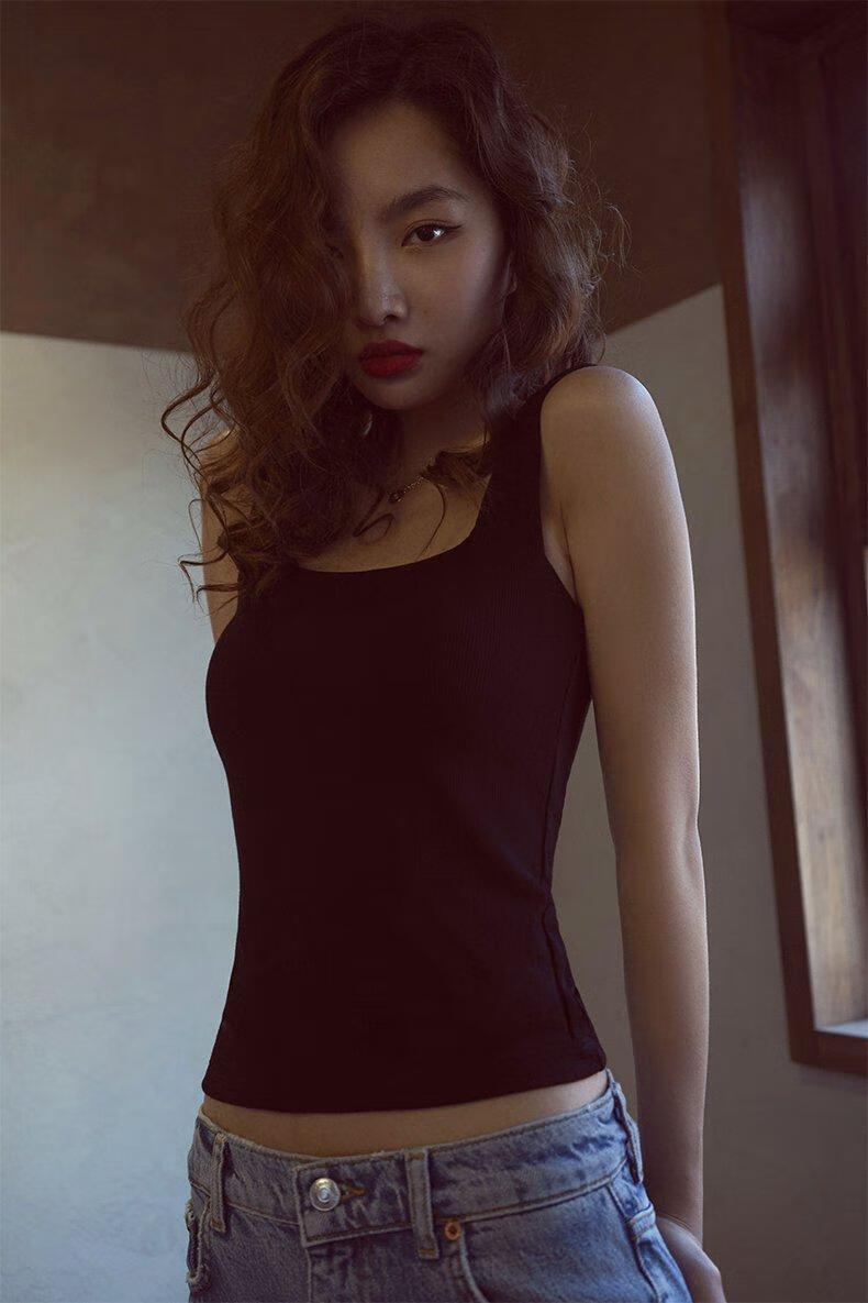 浪莎带胸垫背心【美女的选择】文胸一体式吊带宽带女外穿潮打底内搭