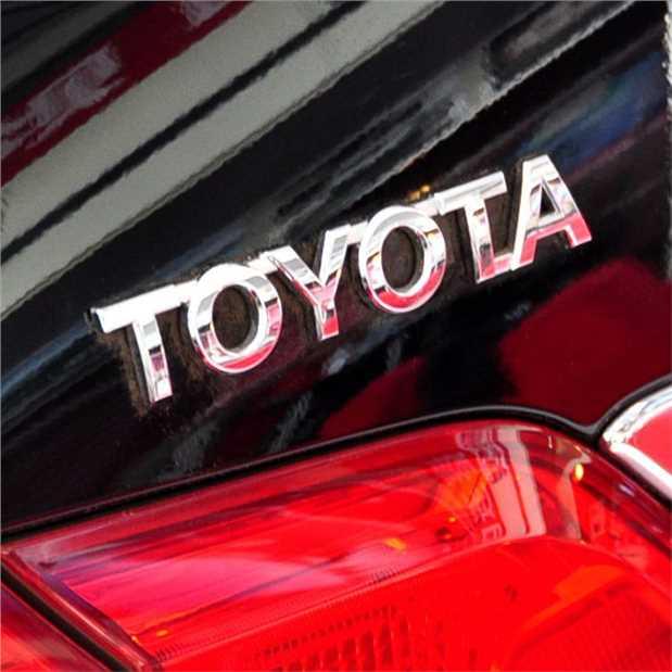 醉米适用于广汽丰田凯美瑞车标camry英文车标排量前中网标后尾备箱