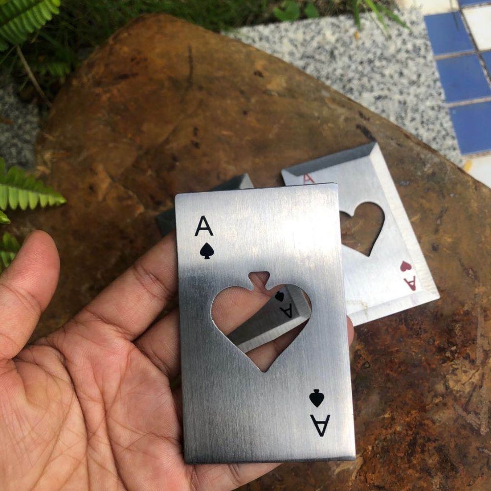 钢扑克牌飞镖网红创意金属扑克牌开瓶器套装暗器防身随身携带飞镖 1张