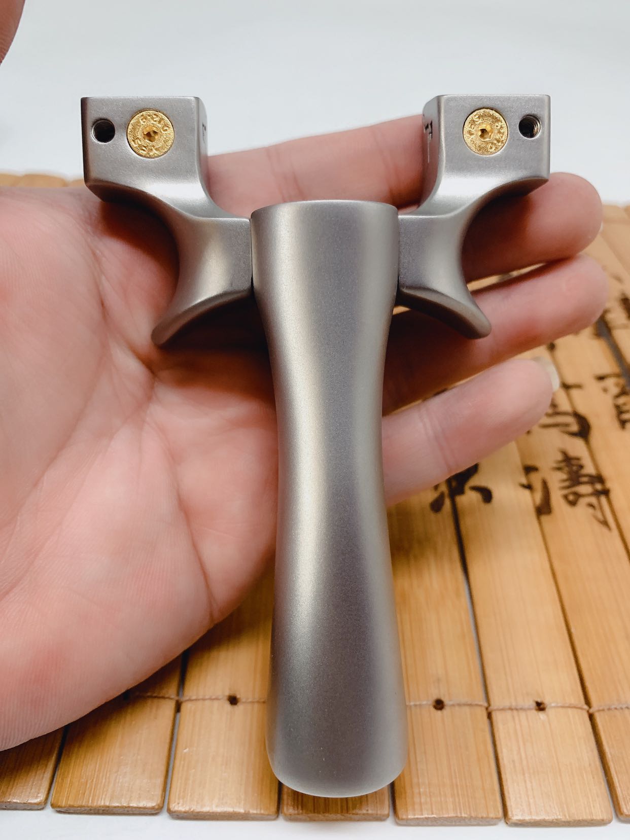 高精准竞技弹弓野外新款tc21钛合金传奇不锈钢竞技扁皮弹弓比赛野外