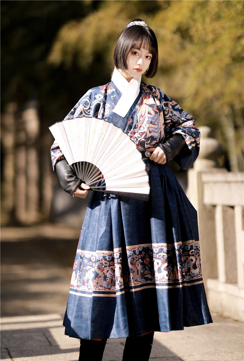 米集古装明制贴里女明朝锦衣卫飞鱼服季男绣刀曳撒蟒袍情侣风曳撒黑色