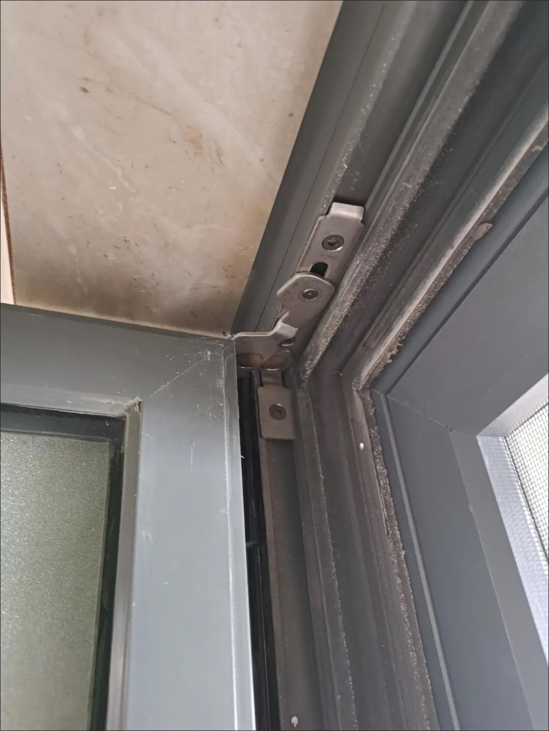 断桥铝平开改隐藏铰链平开上悬窗五金件隐形暗合页内开内倒窗配件