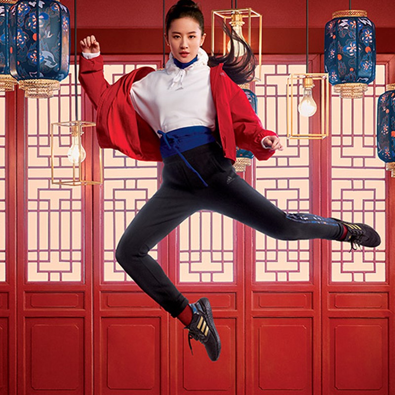 adidas阿迪达斯女装2021春季新款运动服中国风刘亦菲红色新年款防风