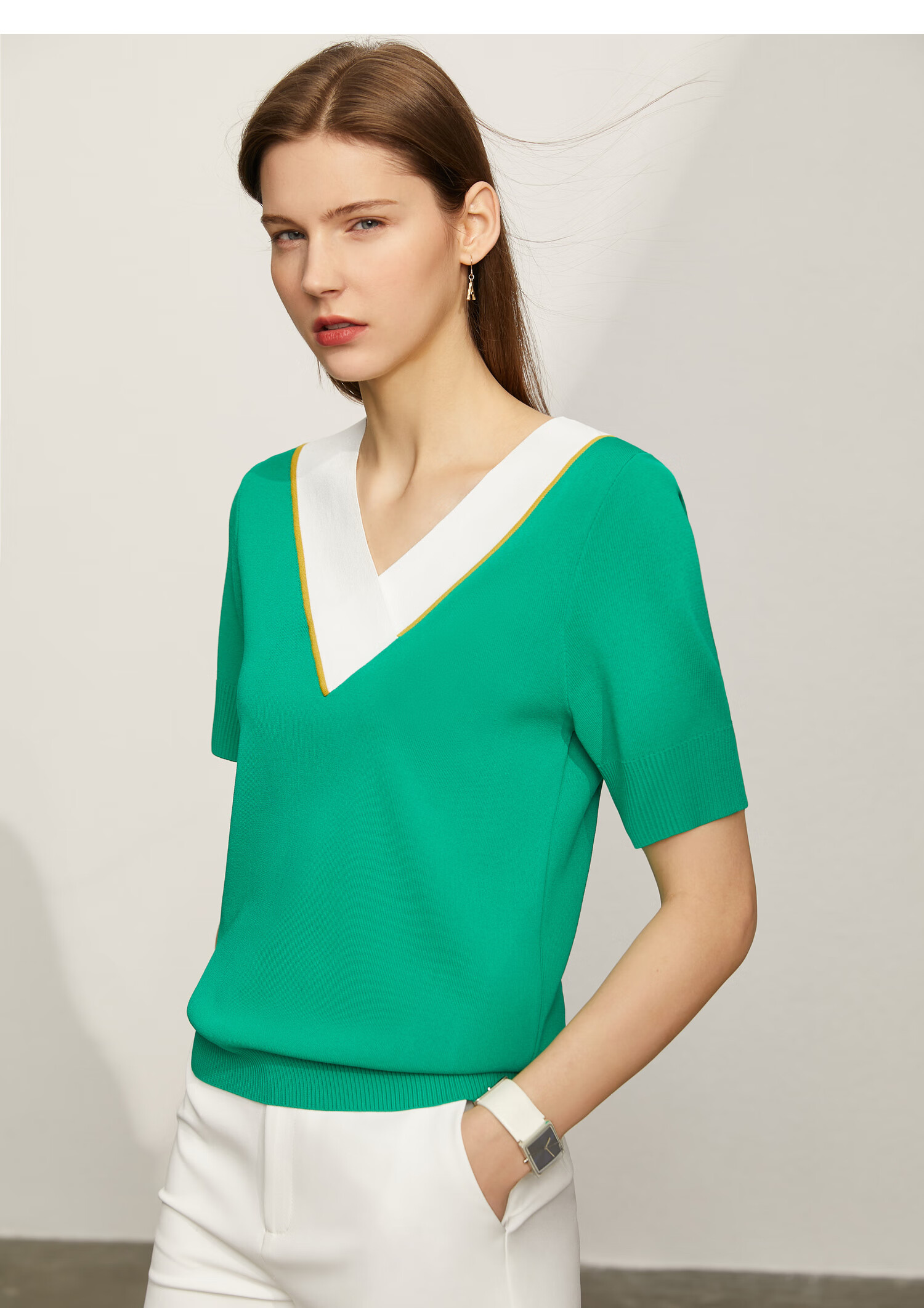amii极简时尚撞色v领修身显瘦毛针织衫女2021春秋季新款短袖上衣 松柏