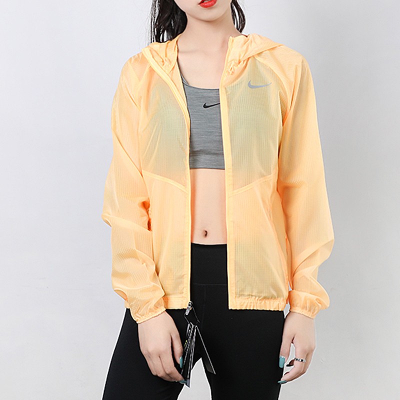 nike耐克女外套新品轻薄防晒衣休闲训练舒适时尚透气连帽跑步夹克外套