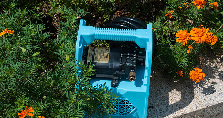 手提农用高压电动喷雾器果树充电多功能打虫机 蓝双泵12a铅电池10米管