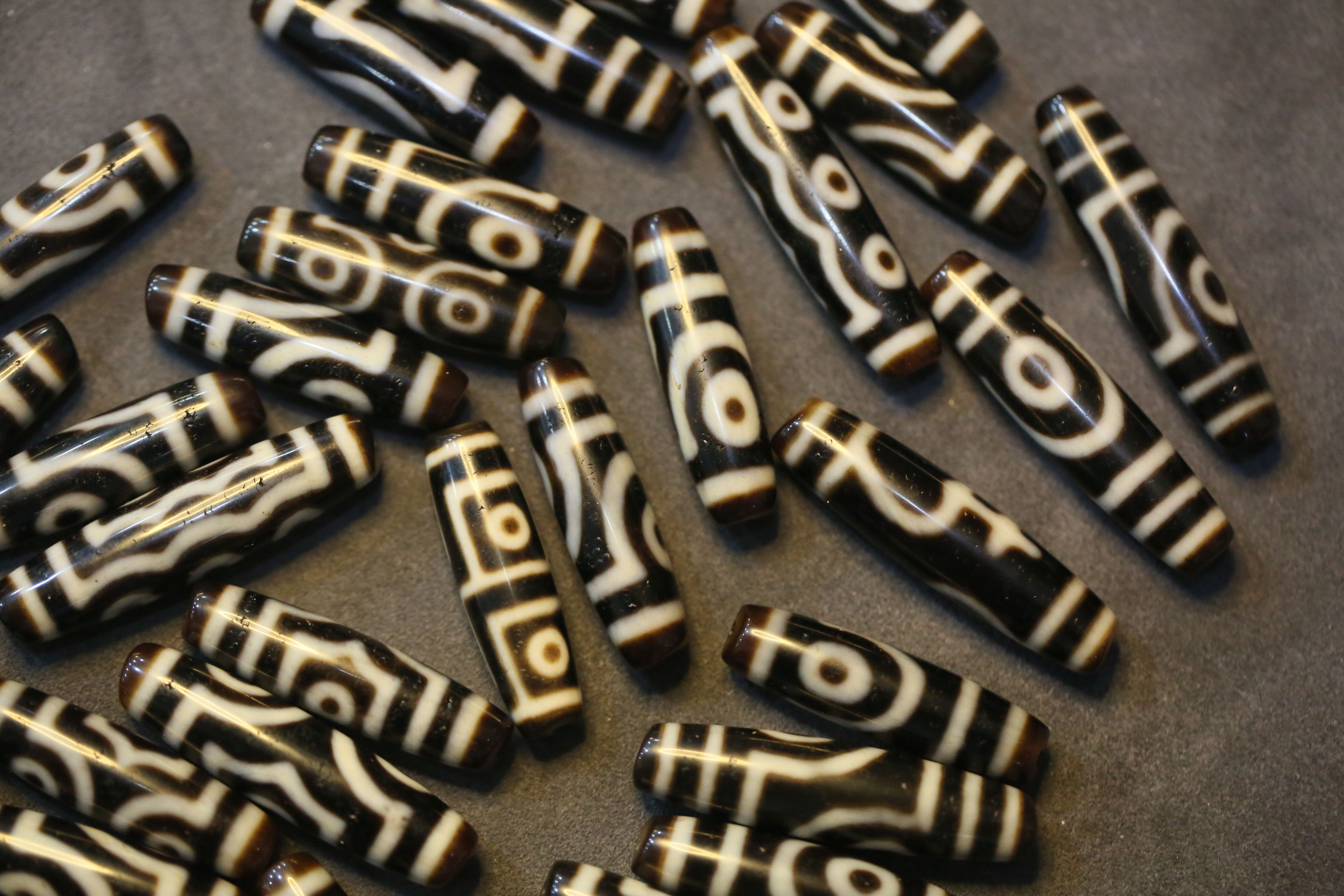 台湾天珠黑白两眼老玛瑙至纯台湾一代两眼天珠5a小号