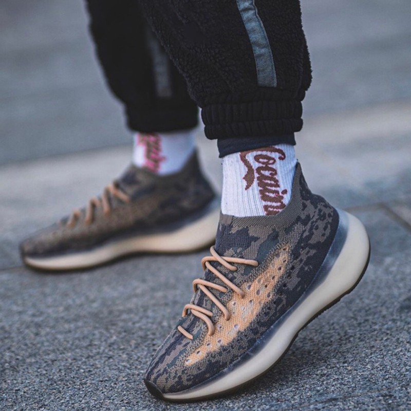 阿迪达斯adidas yeezy boost 380外星人蜜桃粉白夜光男鞋女鞋椰子鞋