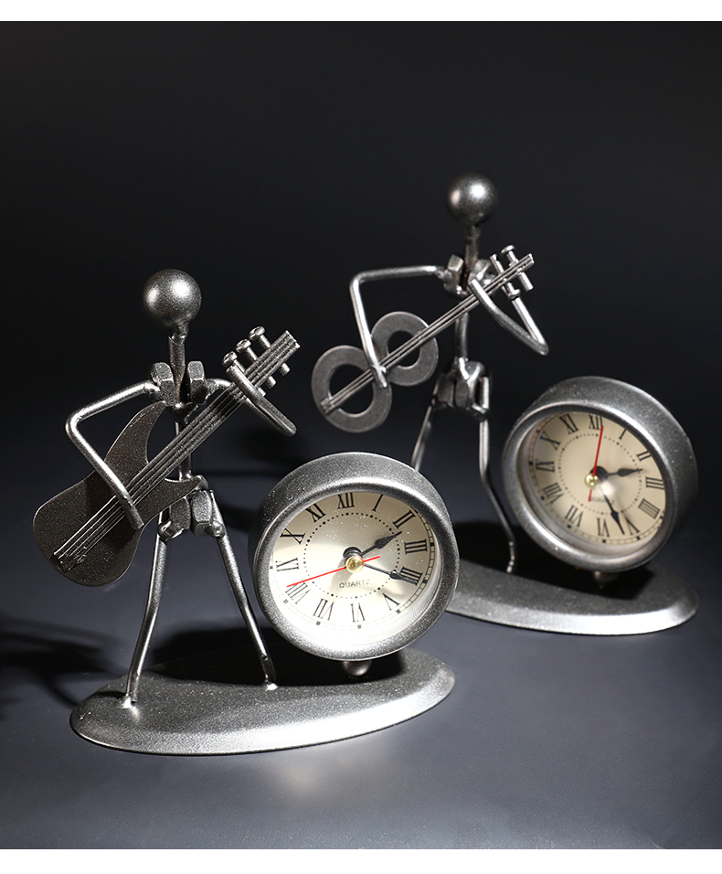 北欧ins风金属复古时钟摆件创意个性客厅卧室房间床头装饰品摆件 吉他