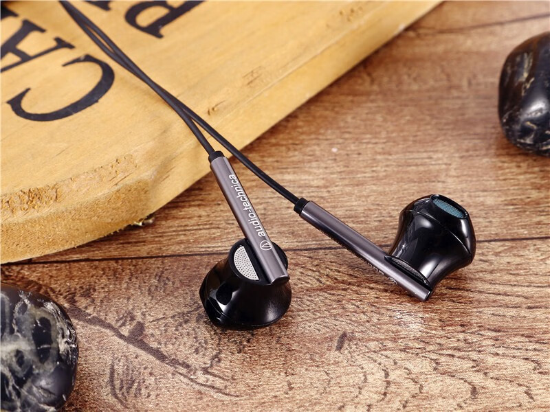 cca 铁三角半入耳式重低音耳机手机线控通话带麦运