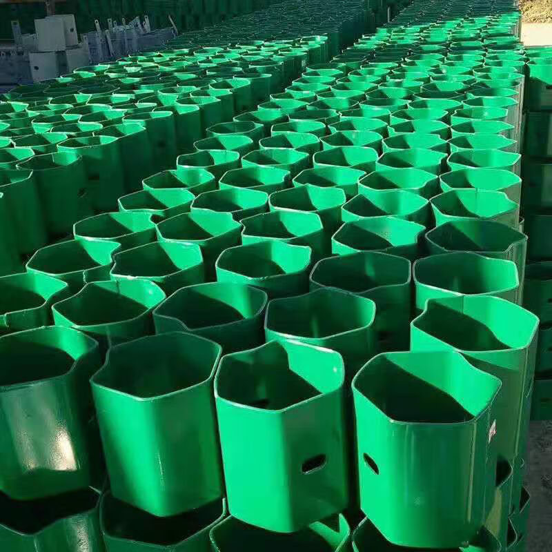 惠利得波形护栏法兰立柱托架柱帽镀锌公路护栏板喷塑高速公路护栏板