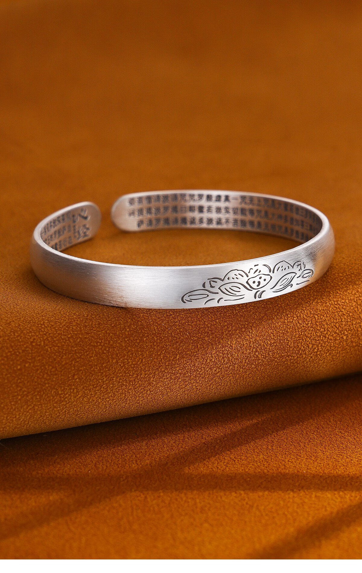 金六·福款式s999古法银手镯女莲花心经内刻开口实心时尚简约年轻新款