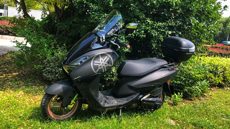 21-22年款雅马哈新巡鹰125挡风玻璃电喷巡鹰125摩托车风挡改装加高