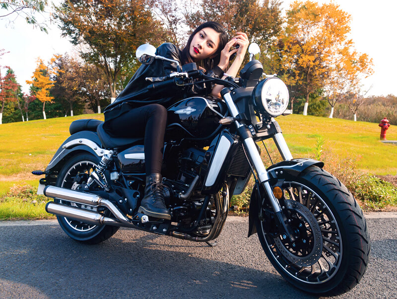 ur复古太子美式巡航摩托车400cc双缸水冷电喷嘉吉摩托车跑车飞翎太子