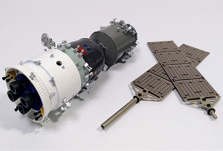 礼氏嘉 神舟11载人航天飞船仿真卫星礼品摆件1:40/50神舟十一号模型