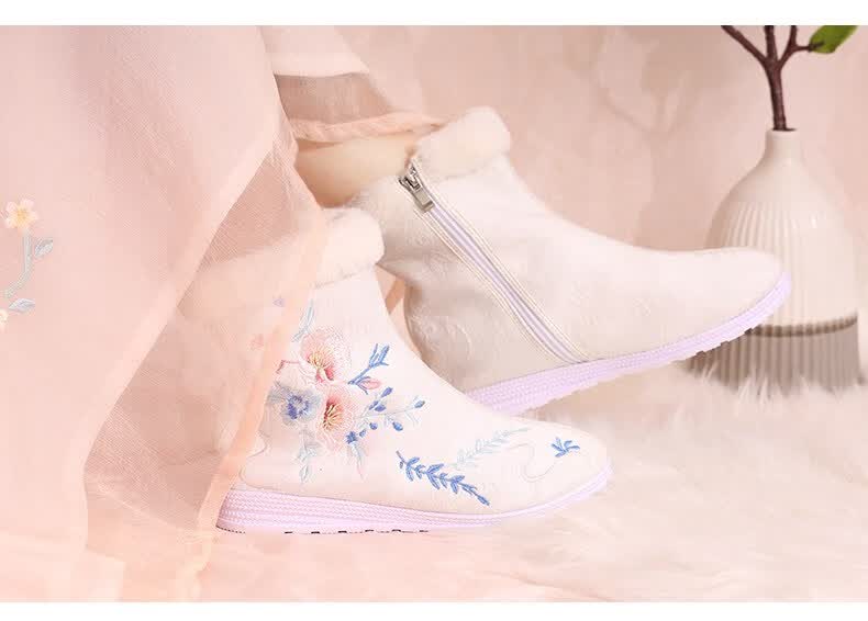 民族风雪地靴古风汉服靴子女冬季古装布靴民族风绣花鞋侧拉链雪地短靴