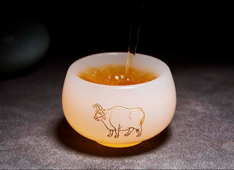 容山堂玉瓷雕刻主人杯仿玉石琉璃品茗单个人杯建盏大茶杯牛年生肖好运