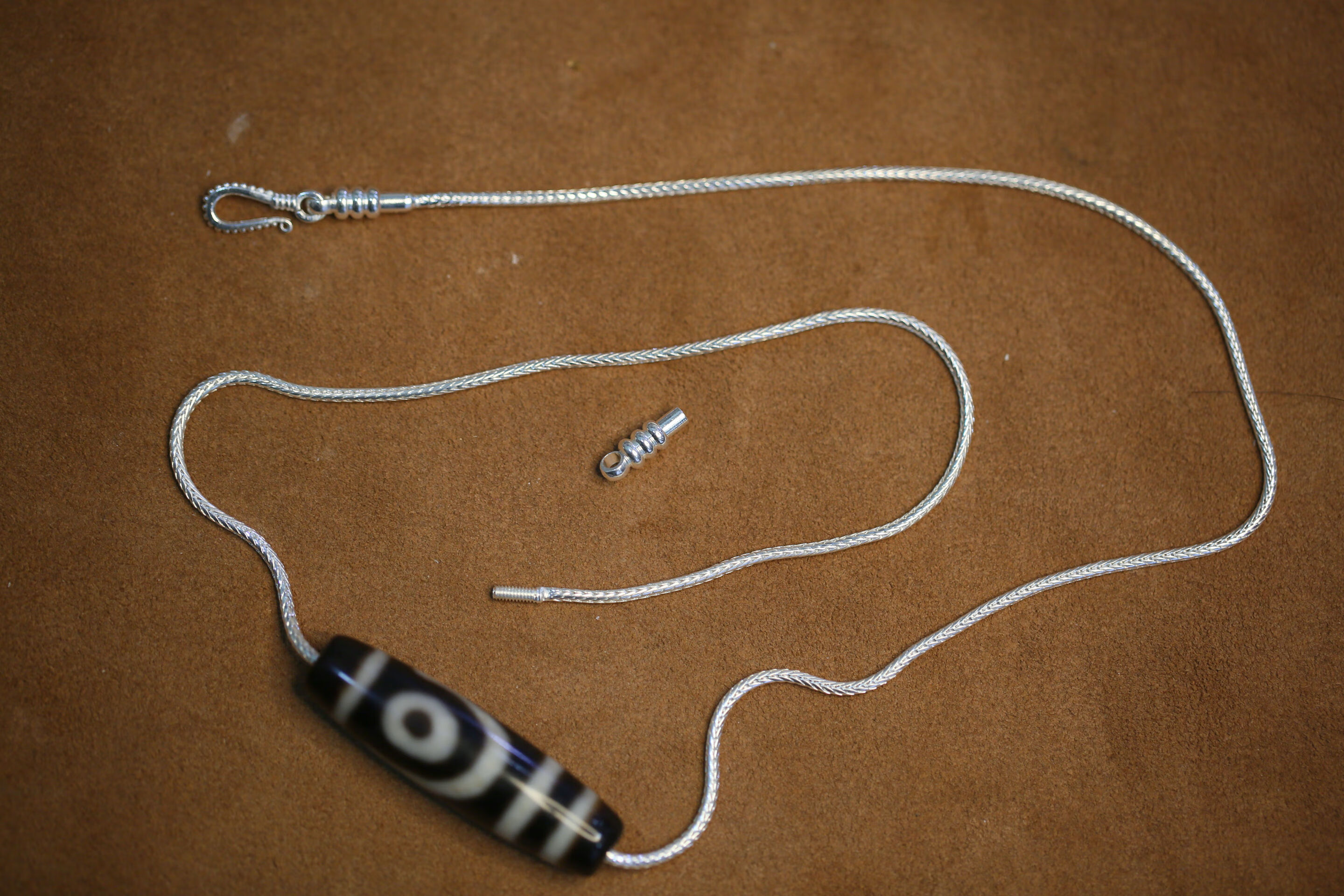 嫚纤δ大能同款999银链子天珠链子天珠银链50cm直径2mm天珠锁骨链轻奢