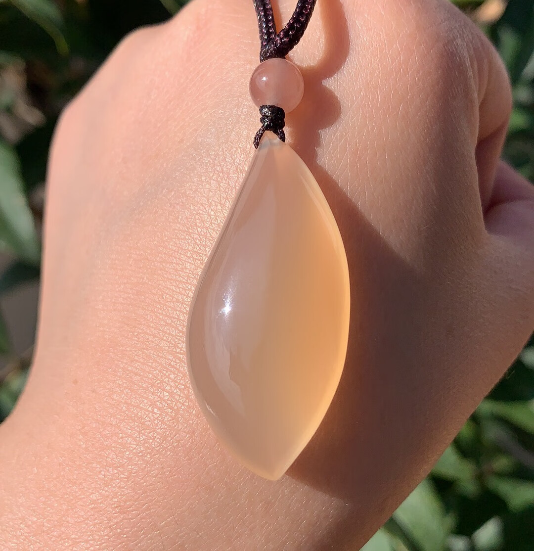 kk宝钰天然黄龙玉团坡老料玻璃种粉色随形水滴挂件证书新款