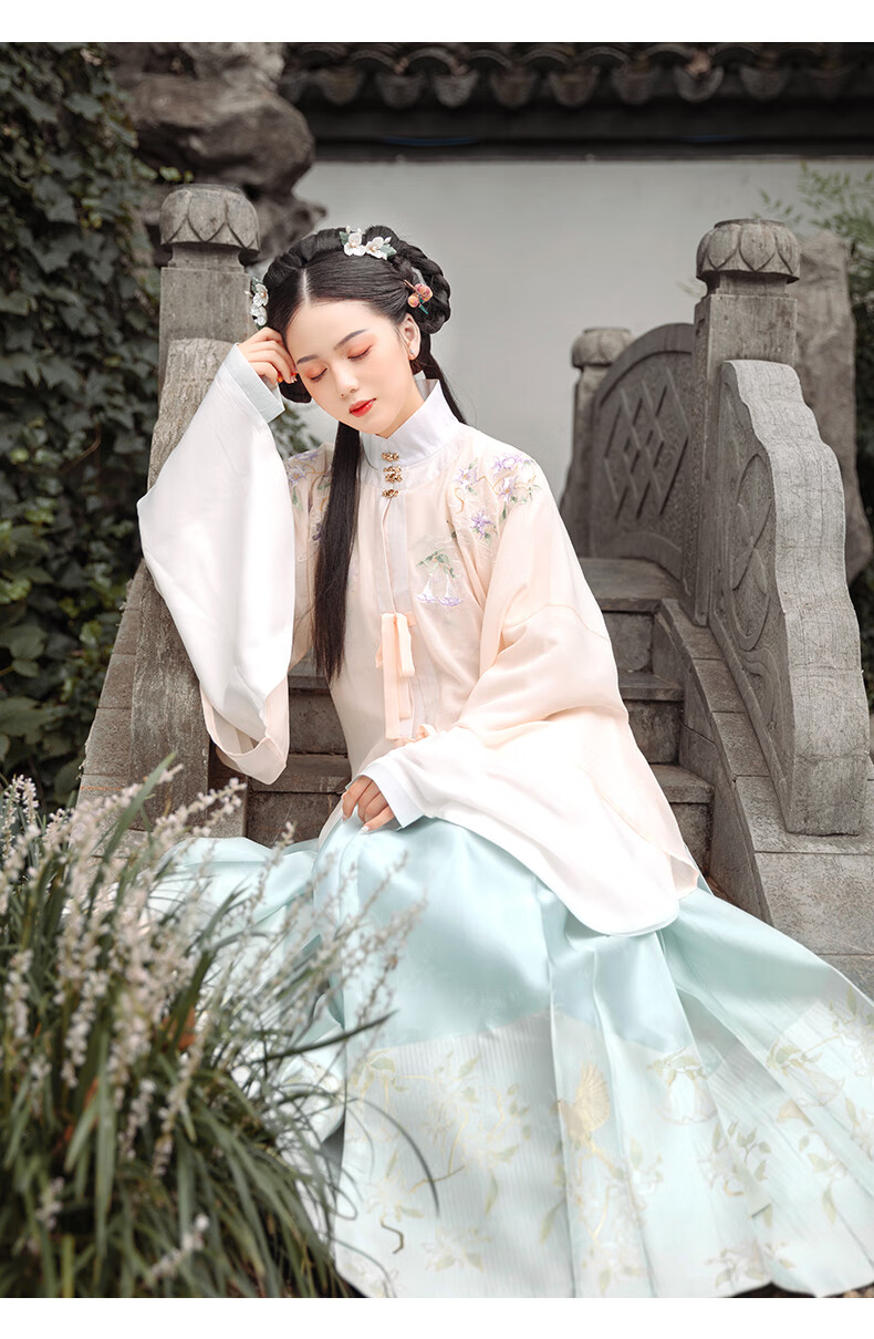 花朝记汉服对襟上袄45m摆织金妆花马面裙半袖秋冬套装香盈袖马面裙1件