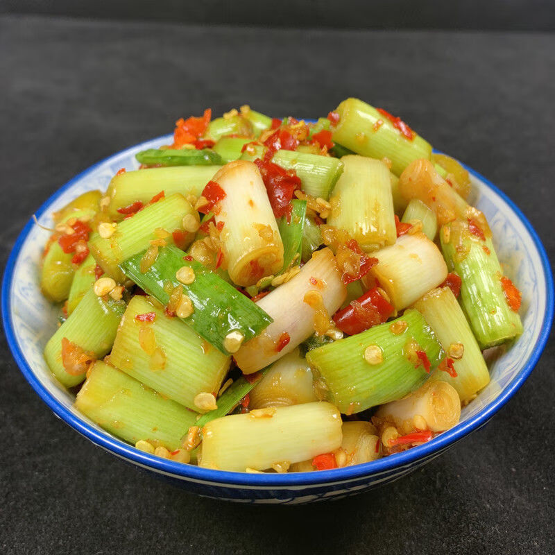 哺食旺农家自制腌大蒜苗咸菜腌大蒜杆大蒜叶大蒜须大蒜根茎辣椒酱下