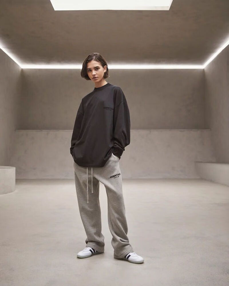 fog fear of god 复线 essentials 第八季背后黑植绒 logo长袖t恤 f5