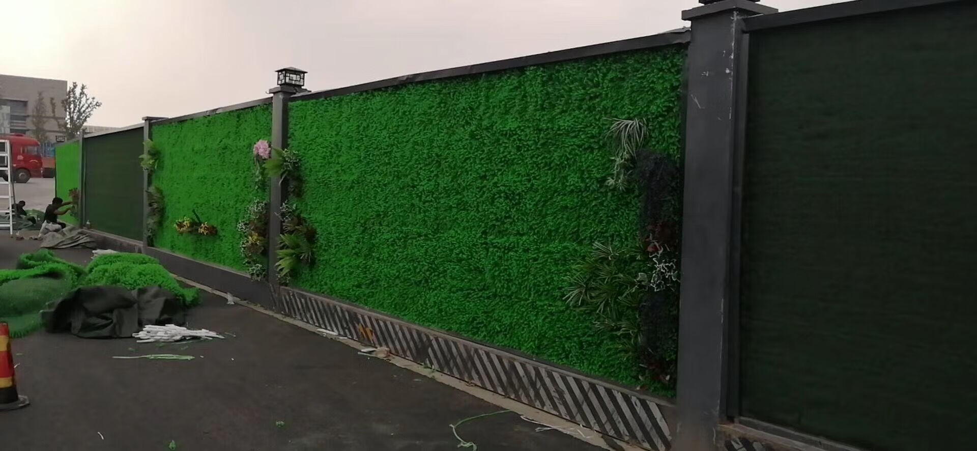 仿真植物墙绿植墙草坪墙面仿草皮塑料假草米兰尤加利门头壁挂装饰浅