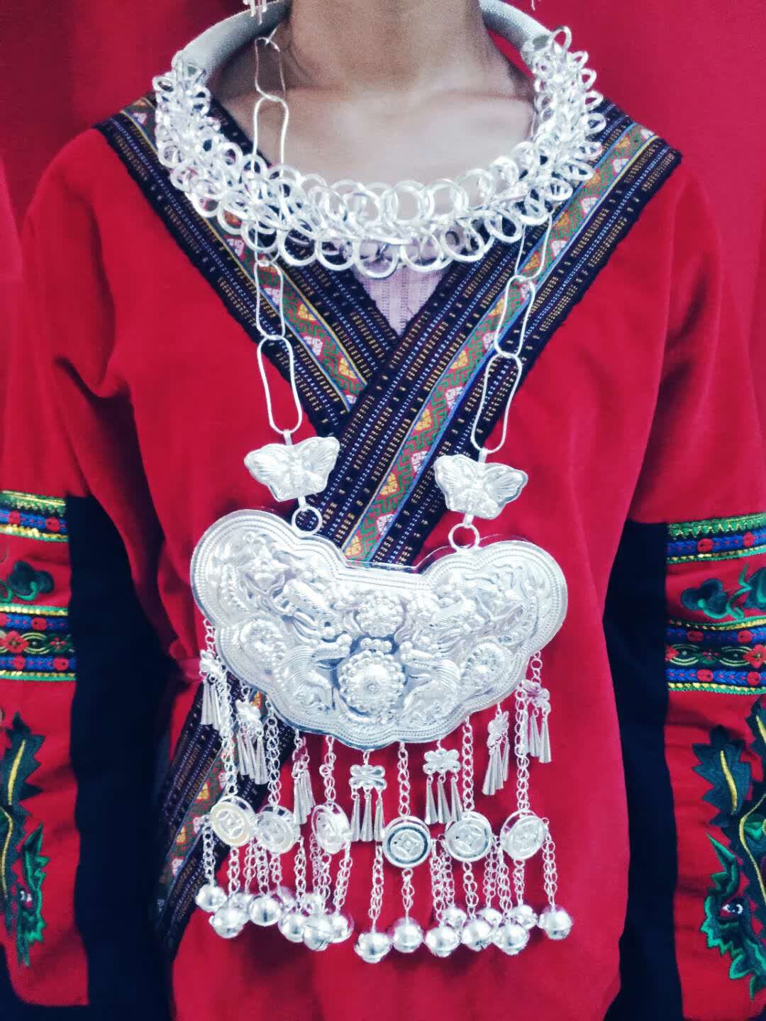 正品少数民族苗侗族头饰帽子项圈手工银饰演出服墙画配饰 孔雀双飞苗