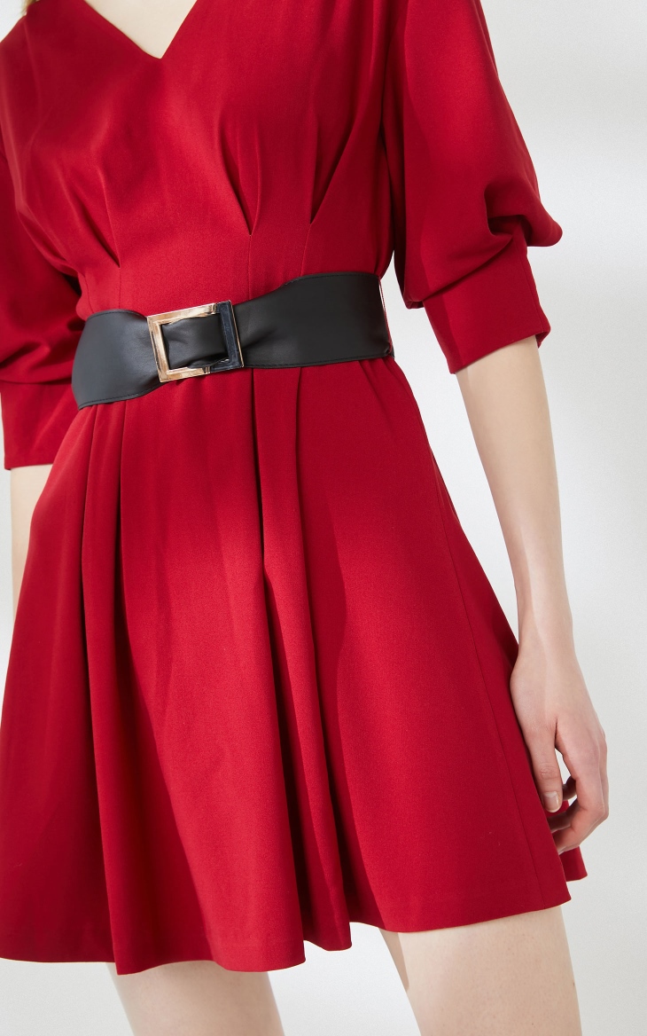 only夏季新款复古v领a字腰带连衣裙女120107671 红色 155/76a/xs