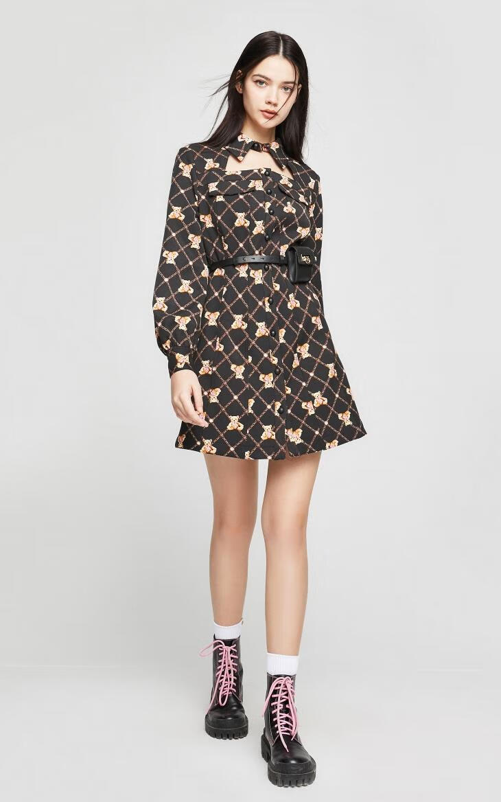 only2020冬季新款休闲时尚收腰单排扣明线短款连衣裙女120407108 s01