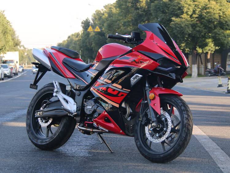 车跑车重型大排量地平线摩托车趴赛公路赛亮黑色国四400cc双缸水冷