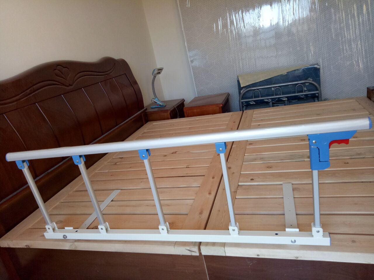 老人防掉床护栏可折叠家用床边扶手杆床围栏挡板防摔小孩床挡板 五档