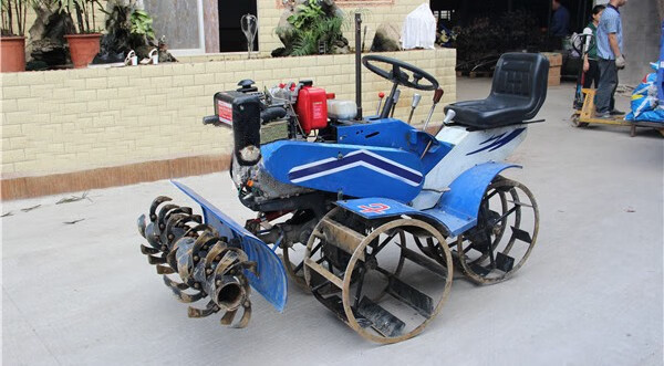 水田旋耕机乘坐式骑乘式大型打田机耕田机水旱两用旱田水稻田犁田15