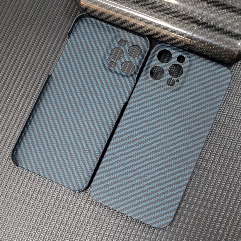 适用苹果13promax12碳纤维手机壳iphonemini薄凯夫拉半包保护套信蓝铭