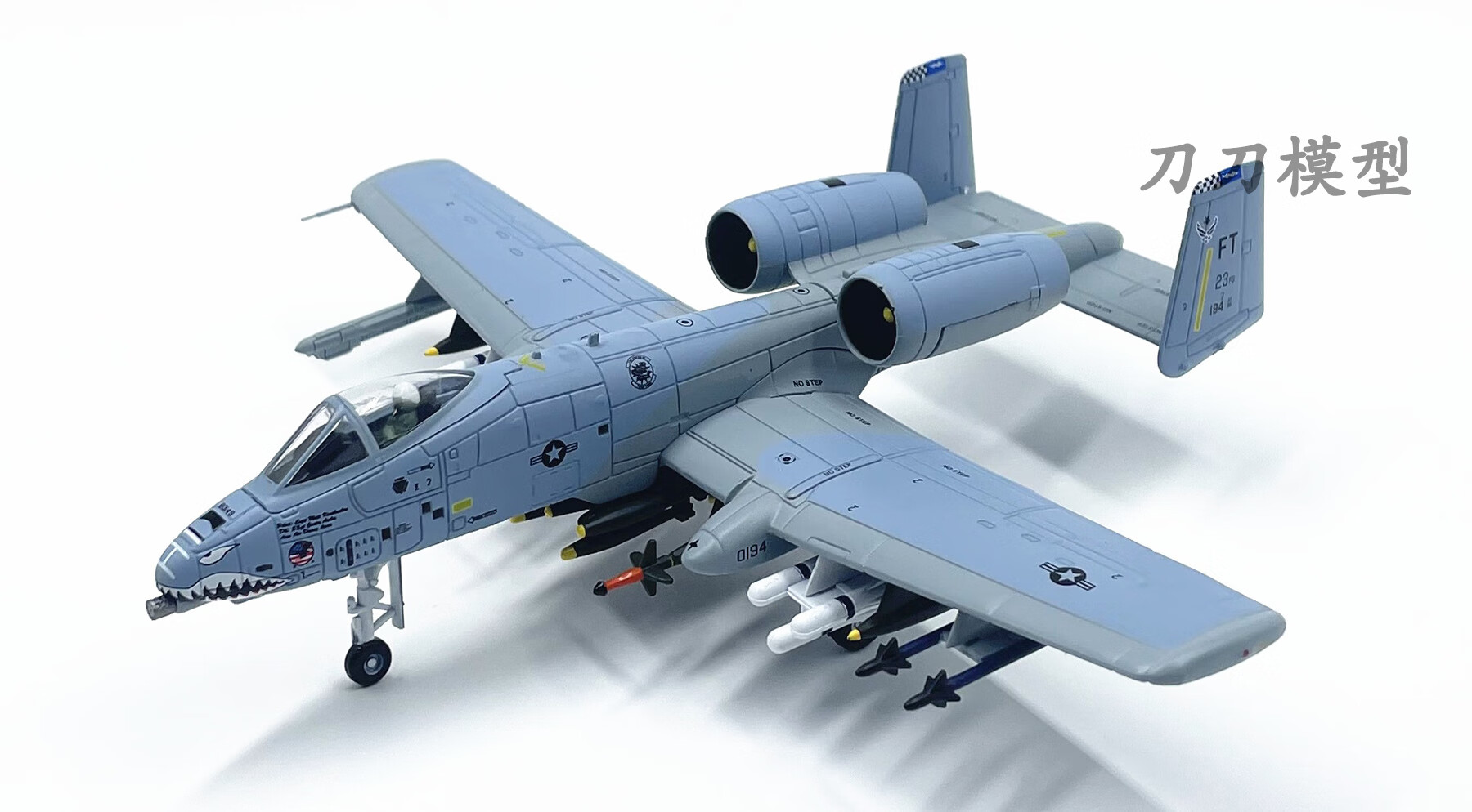 星控智能 儿童玩具1:100美国a10a攻击机坦克杀手a10a飞机模型合金仿真